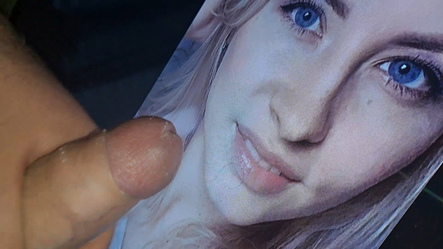 Facial tribute. Cum on face. Voting.Who's next? U can choose. #xbyrPulV